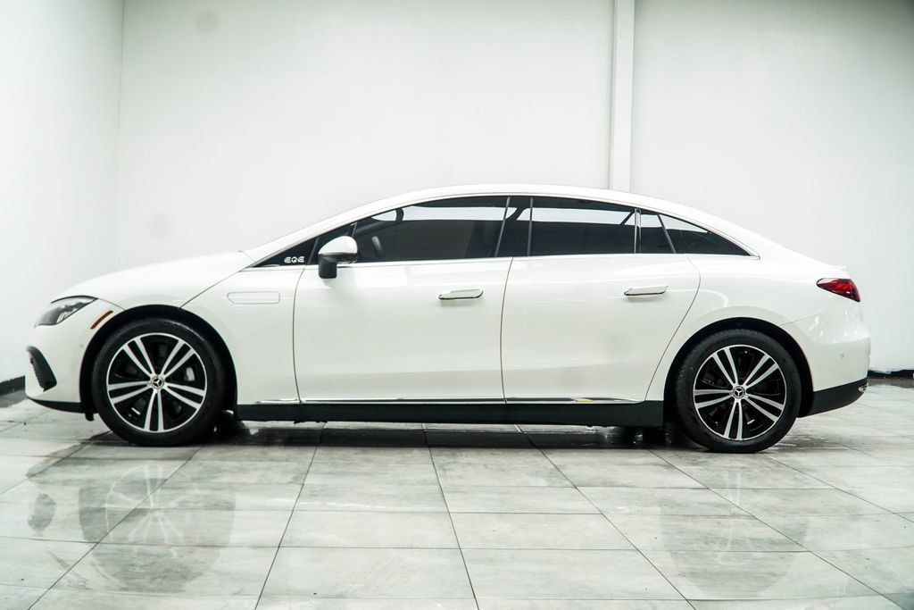 Mercedes-Benz EQE photo 15