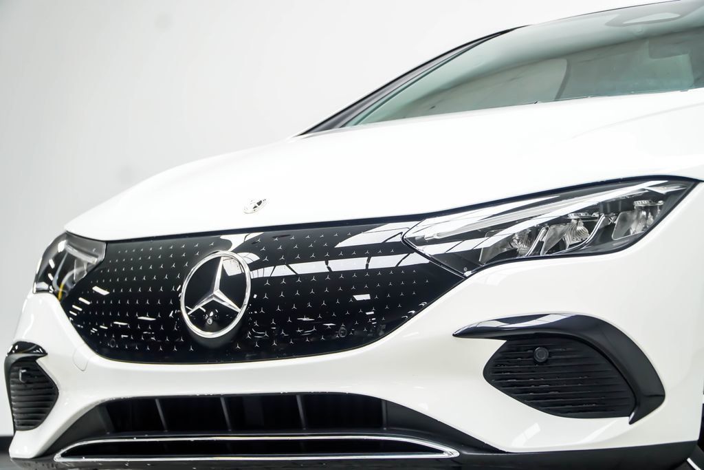 Mercedes-Benz EQE photo 2