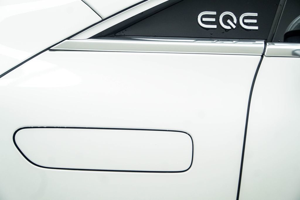 Mercedes-Benz EQE photo 7