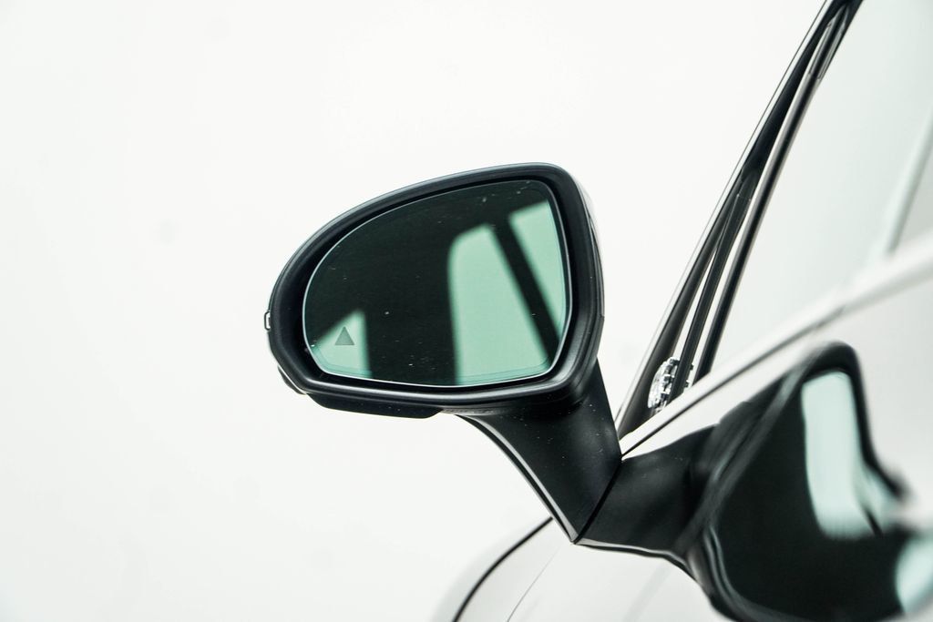 Mercedes-Benz EQE photo 18