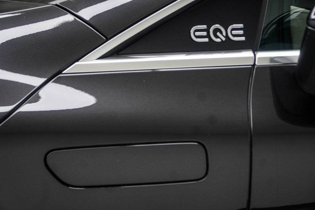 Mercedes-Benz EQE photo 8
