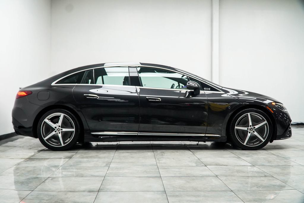 Mercedes-Benz EQE photo 9