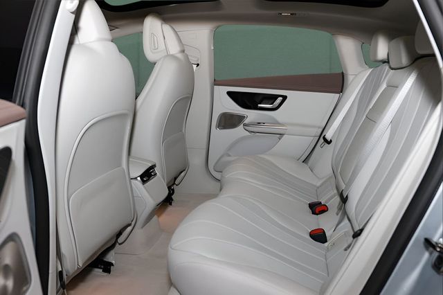 2023 Mercedes-Benz EQE EQE 350 4MATIC+ Sedan - 22980278 - 10