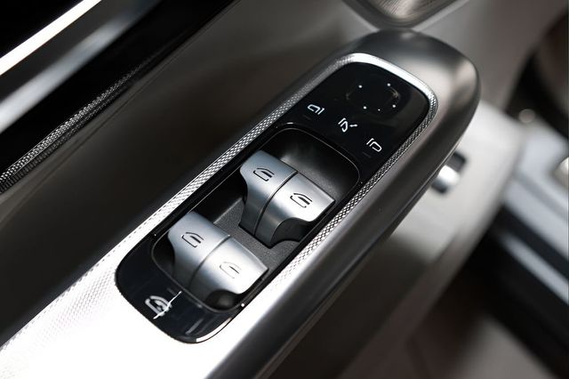 2023 Mercedes-Benz EQE EQE 350 4MATIC+ Sedan - 22980278 - 23