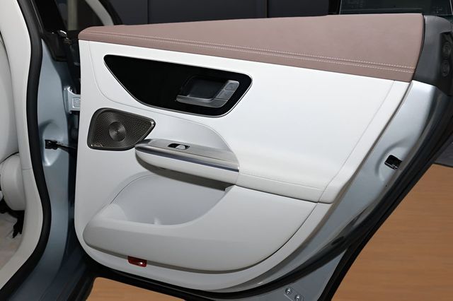 2023 Mercedes-Benz EQE EQE 350 4MATIC+ Sedan - 22980278 - 40