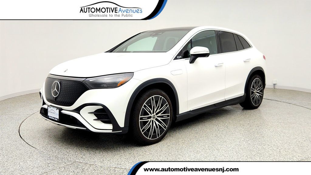 2023 Mercedes-Benz EQE EQE 350 4MATIC SUV w/ Pinnacle Package, AMG Line & DIGITAL LIGHT - 23040240 | Video 1