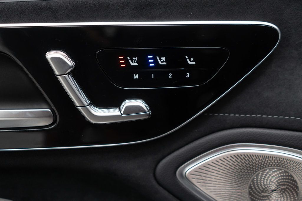 Mercedes-Benz EQS 450+ photo 16