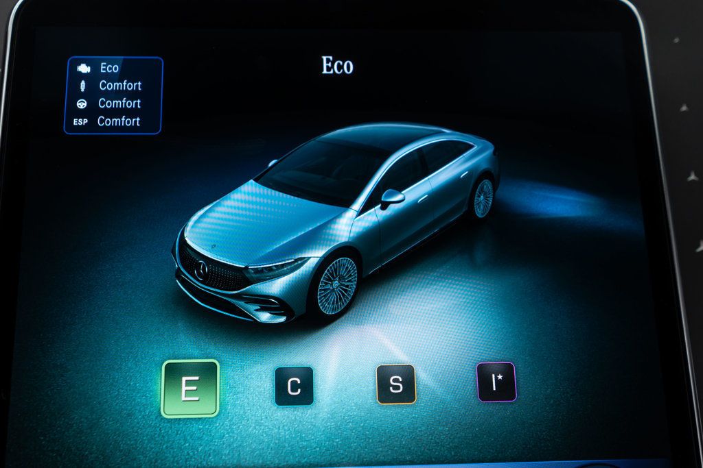Mercedes-Benz EQS 450+ photo 24