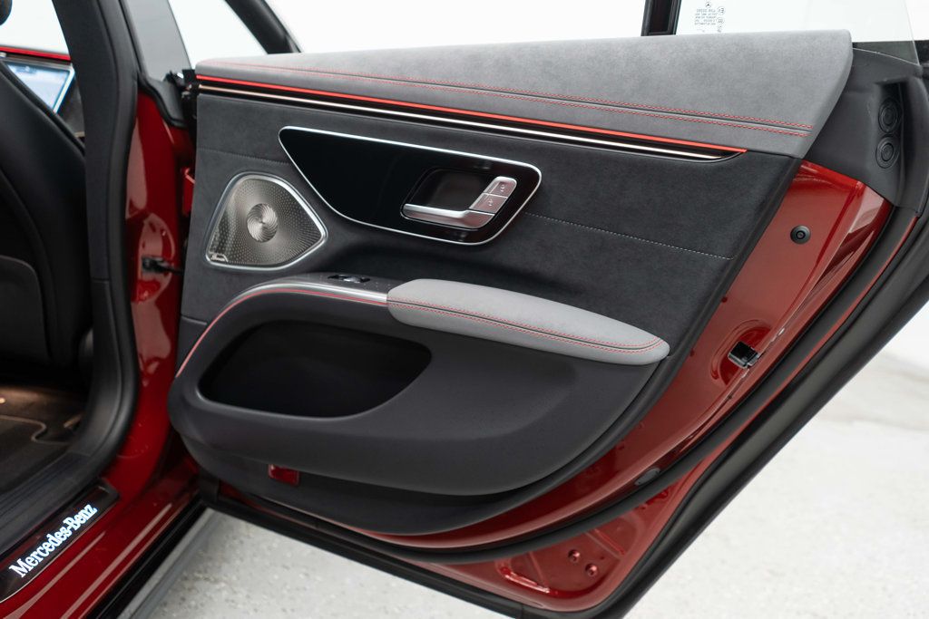 Mercedes-Benz EQS 450+ photo 30