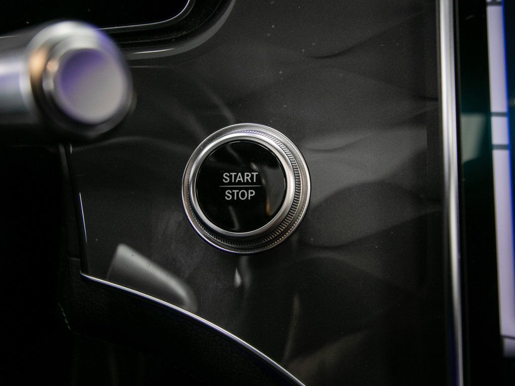 Mercedes-Benz EQS 450+ photo 16