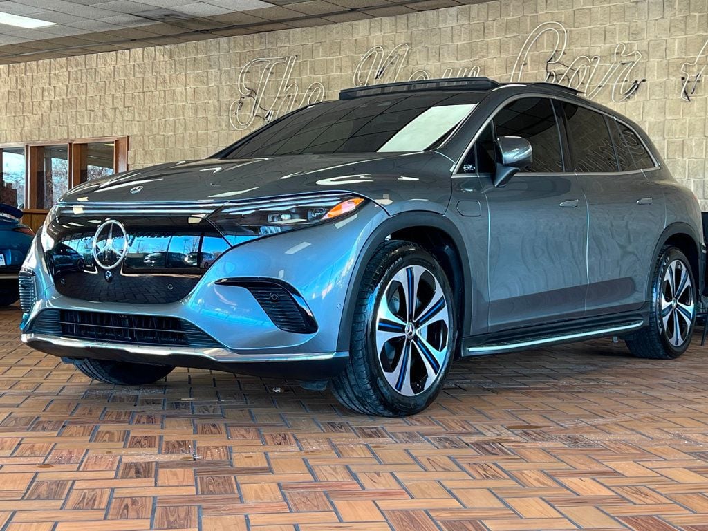 2023 Mercedes Benz EQS SUV 450 photo 3