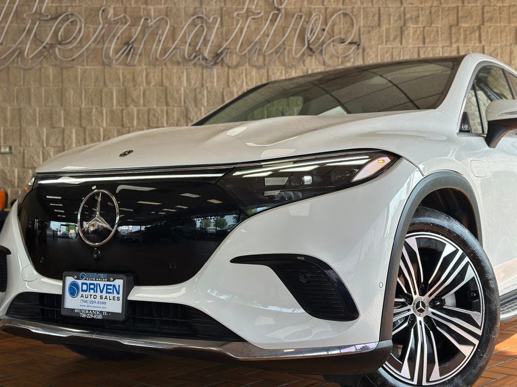 2023 Mercedes Benz EQS SUV 450 photo 3
