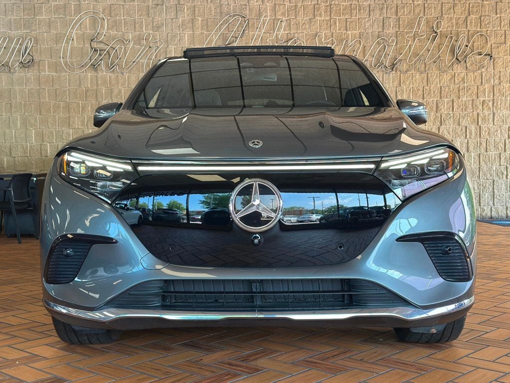 2023 Mercedes Benz EQS SUV 450 photo 3