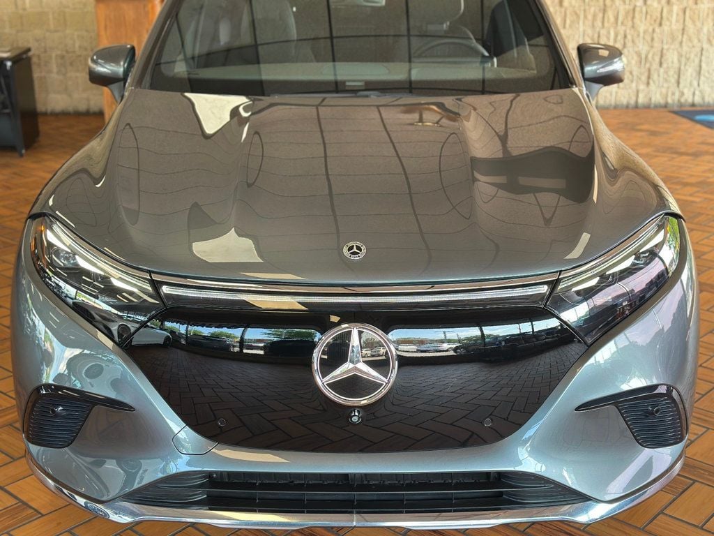 2023 Mercedes Benz EQS SUV 450 photo 4
