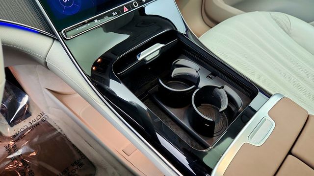 2023 Mercedes-Benz EQS EQS 450+ SUV, Premium w/ 3rd Row, 21'' Wheels & 4-Zone Temp Ctrl - 22972621 - 18