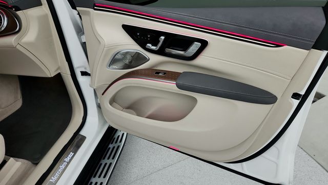 2023 Mercedes-Benz EQS EQS 450+ SUV with 21'' Wheels & Aero. Illuminated Running Boards - 22942616 - 25