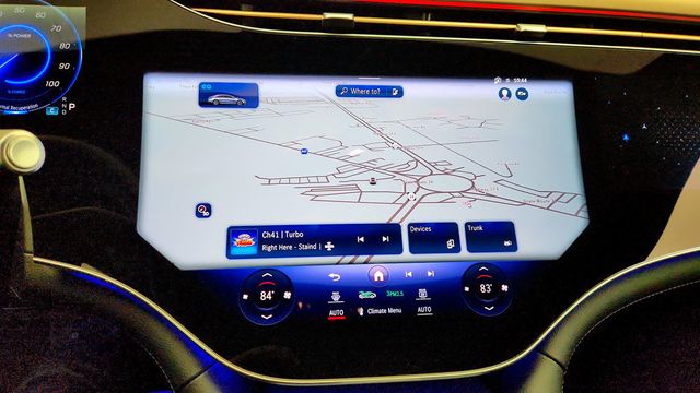 2023 Mercedes-Benz EQS EQS 580 4MATIC Sedan, Exclusive with MBUX HUD & Laminated Glass - 22971172 - 16