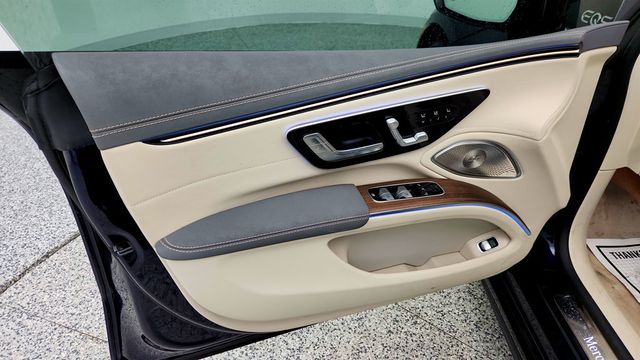2023 Mercedes-Benz EQS EQS 580 4MATIC Sedan with Natural Grain Dashboard & Door Trim - 22980942 - 10