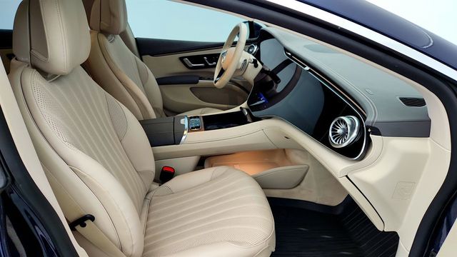 2023 Mercedes-Benz EQS EQS 580 4MATIC Sedan with Natural Grain Trim & Rear Spoiler - 22960231 - 23