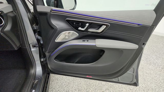 2023 Mercedes-Benz EQS EQS 580 4MATIC SUV w/ Exclusive Trim Pkg & PRE-SAFE Rear Seat - 23045139 - 23