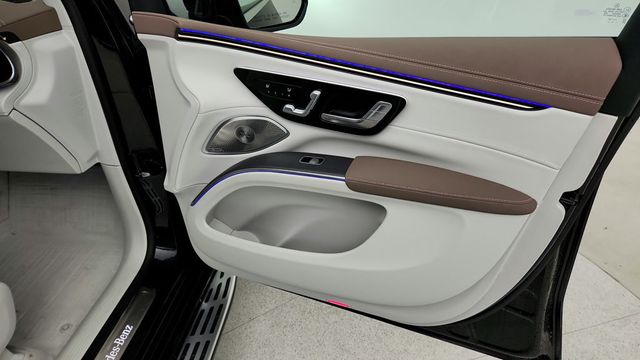 2023 Mercedes-Benz EQS EQS 580 4MATIC SUV with Aerodynamic Illuminated Running Boards - 22944715 - 26