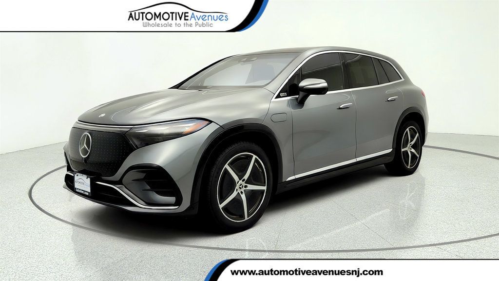 2023 Mercedes-Benz EQS EQS 580 4MATIC SUV w/ Winter & Acoustic Comfort Pkg - 23048170 | Video 1