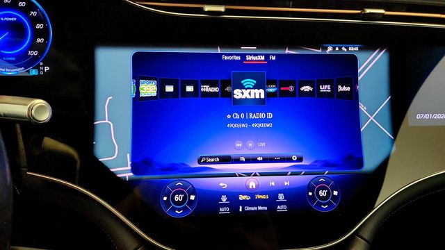 2023 Mercedes-Benz EQS EQS 580 4MATIC SUV w/ Winter & Acoustic Comfort Pkg - 23048170 - 17