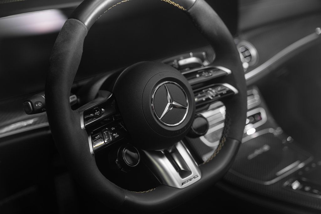Mercedes-Benz E 63 photo 10
