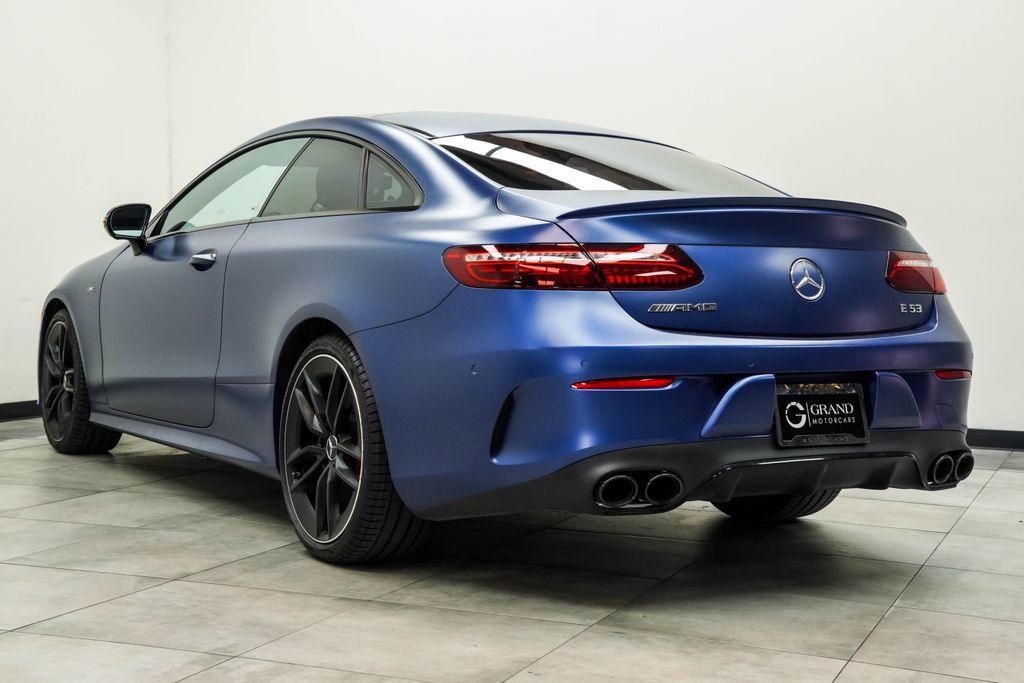 Mercedes-Benz E-Class photo 12