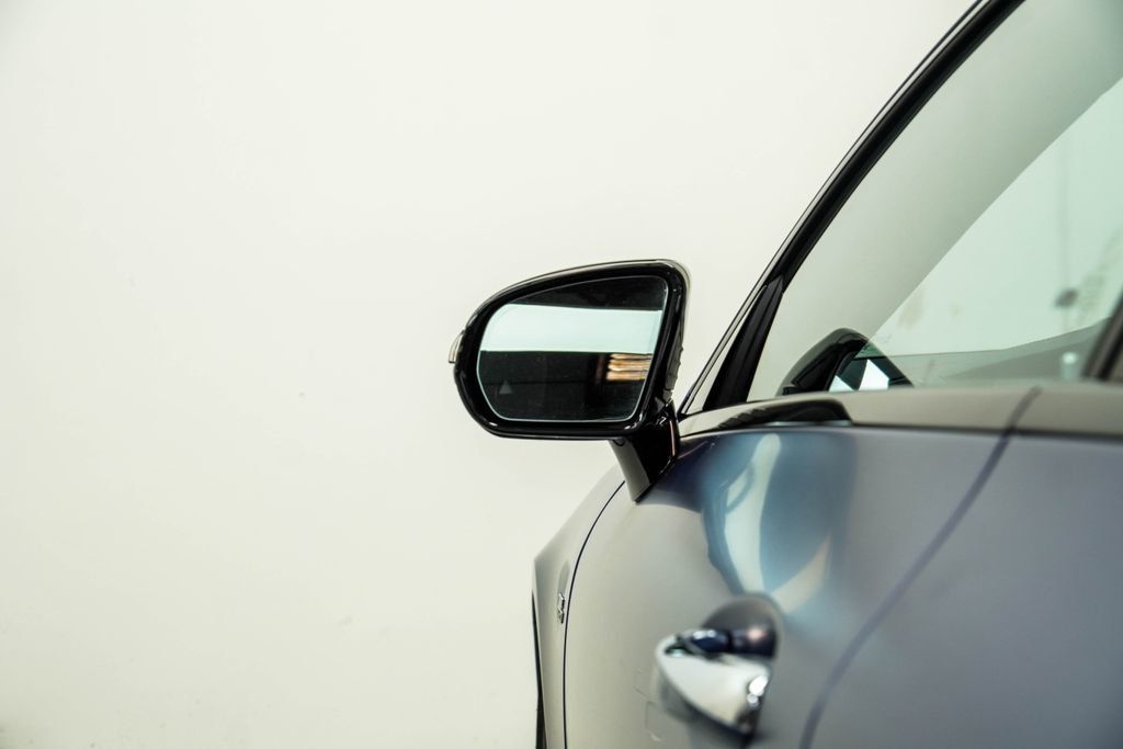 Mercedes-Benz E-Class photo 15