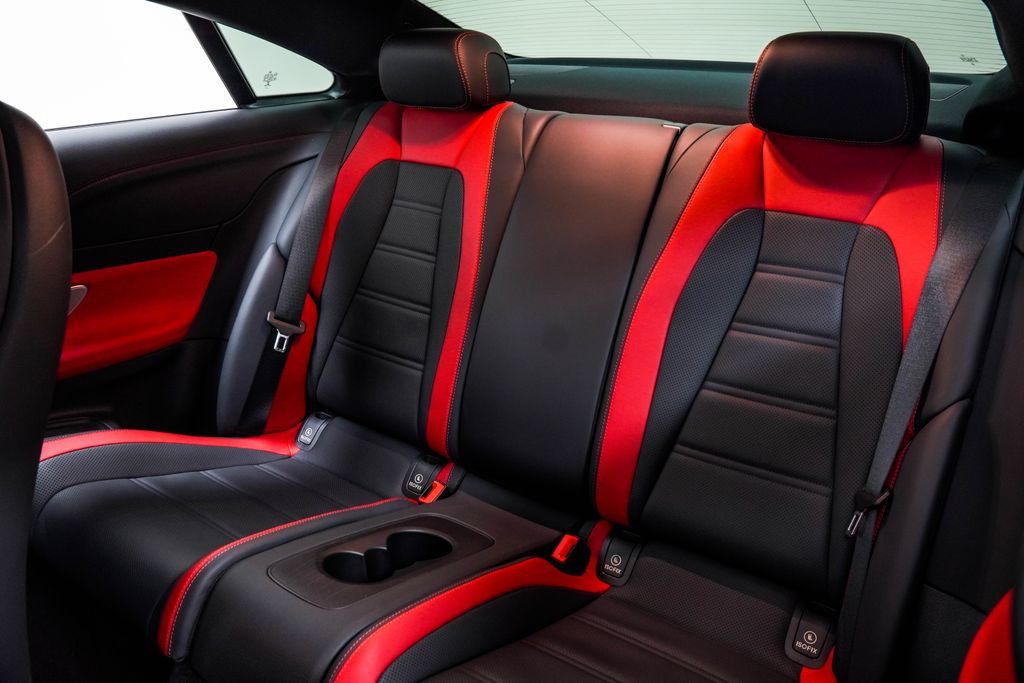 Mercedes-Benz E-Class photo 18