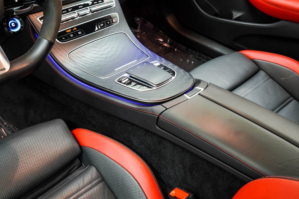 Mercedes-Benz E-Class photo 21