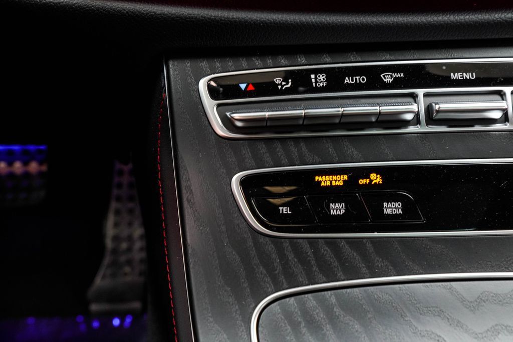 Mercedes-Benz E-Class photo 27