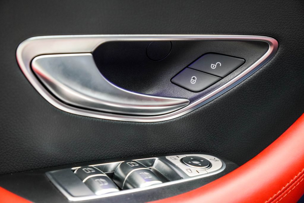 Mercedes-Benz E-Class photo 43