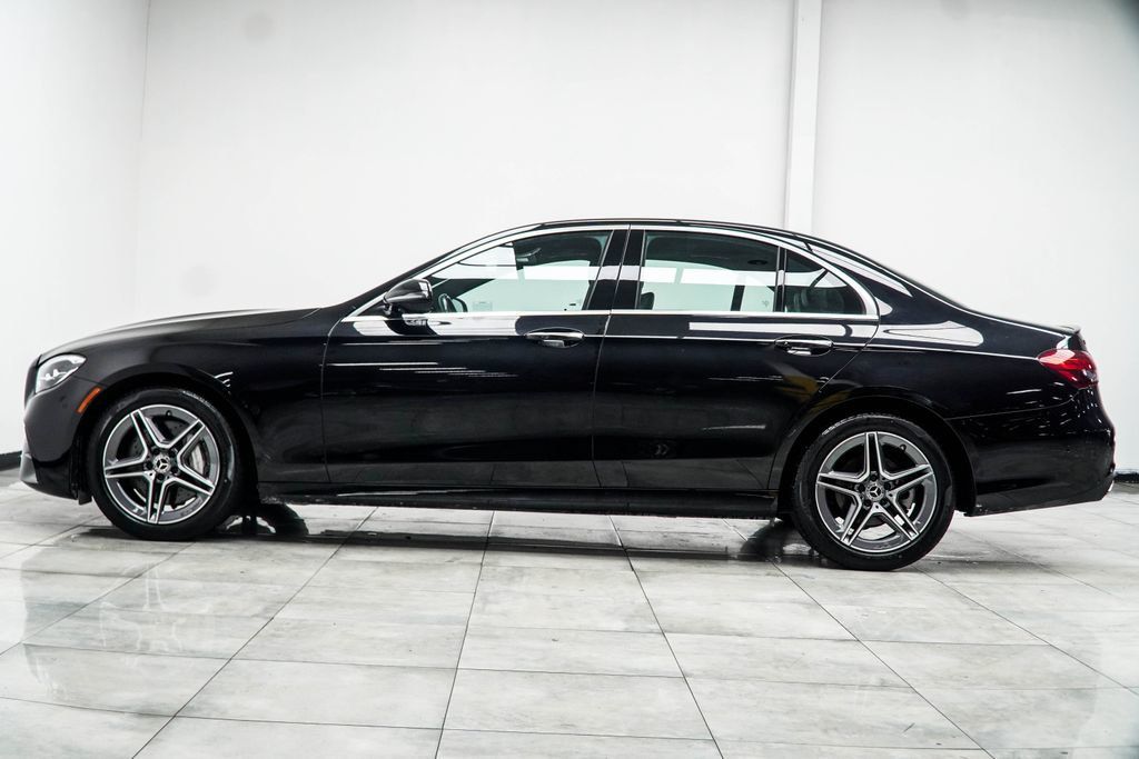 Mercedes-Benz E-Class photo 11