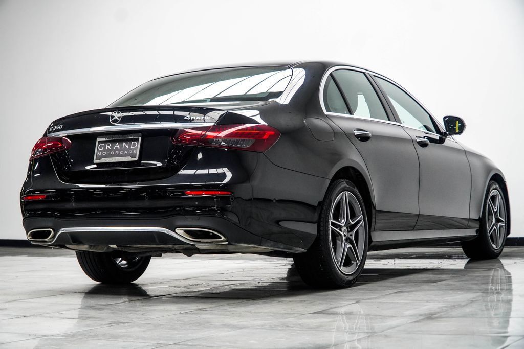 Mercedes-Benz E-Class photo 14