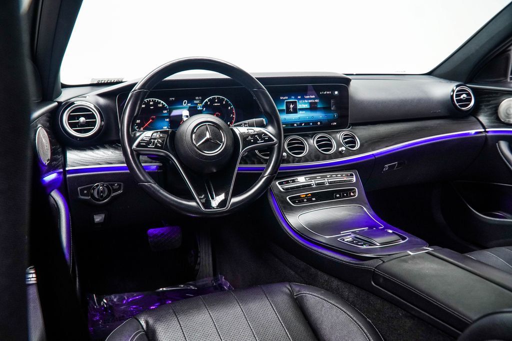 Mercedes-Benz E-Class photo 17
