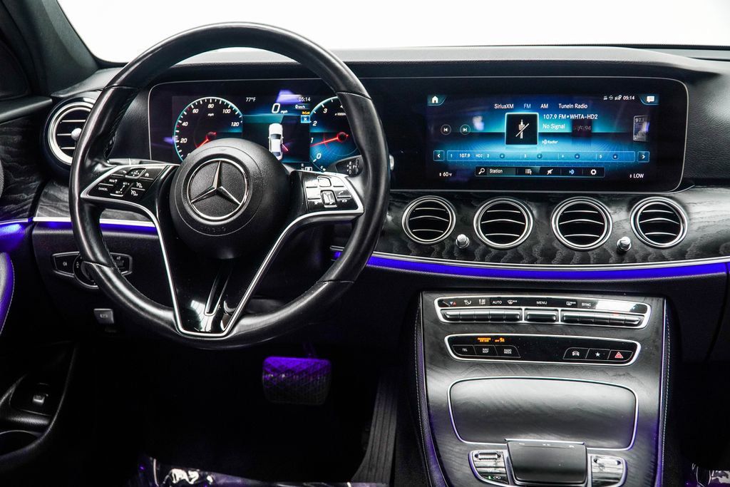 Mercedes-Benz E-Class photo 18