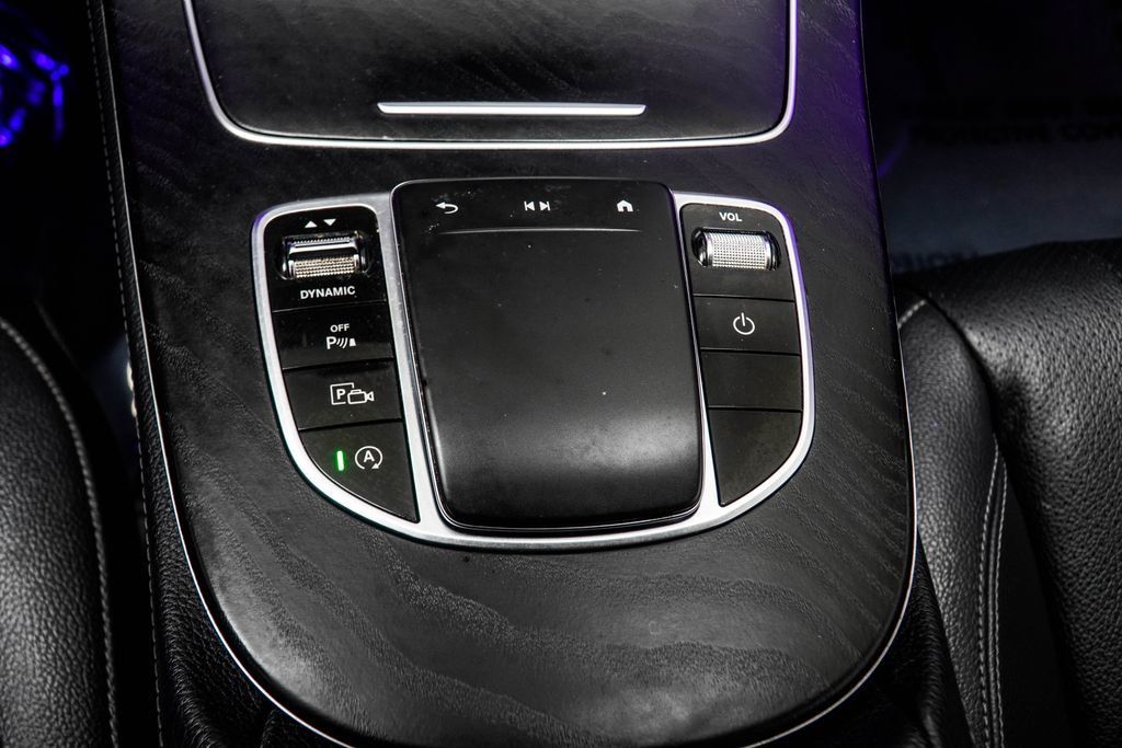 Mercedes-Benz E-Class photo 22