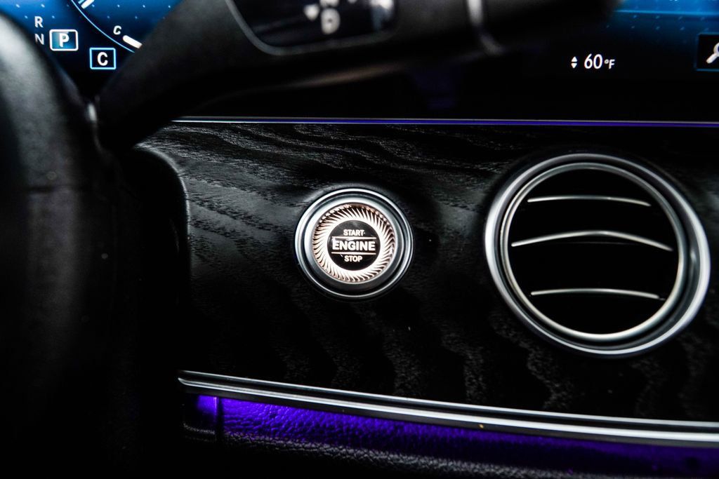 Mercedes-Benz E-Class photo 23