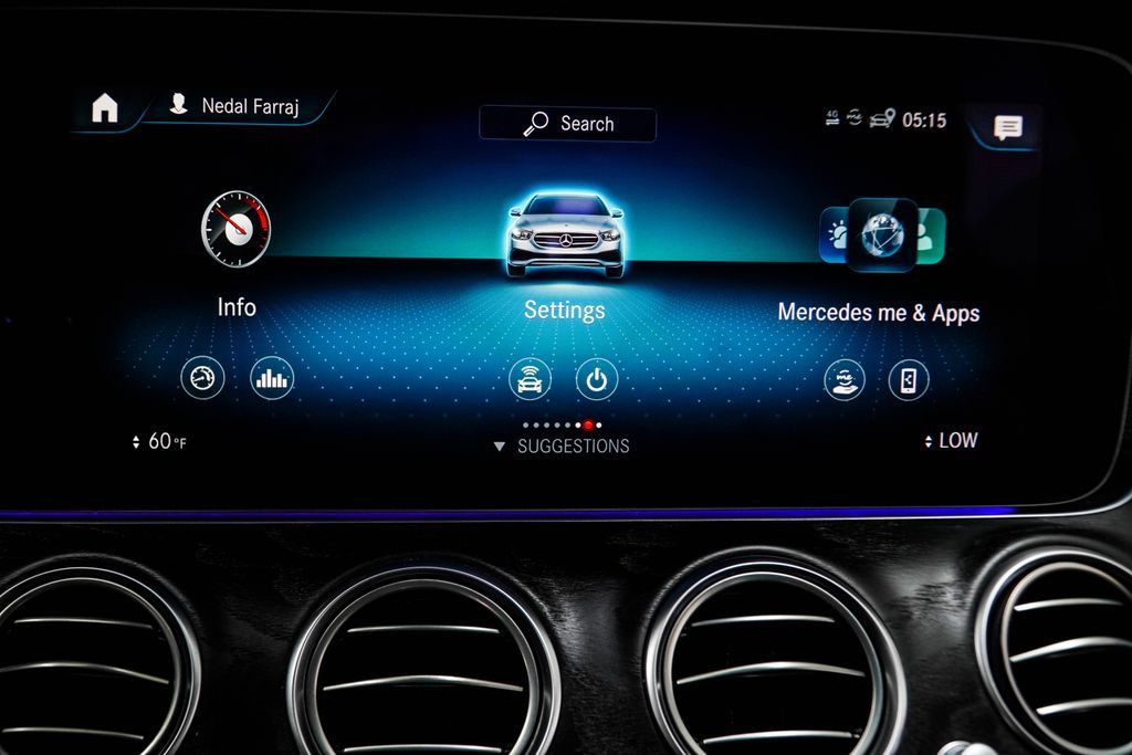 Mercedes-Benz E-Class photo 28