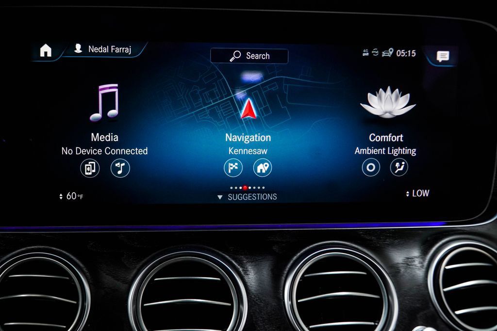 Mercedes-Benz E-Class photo 29