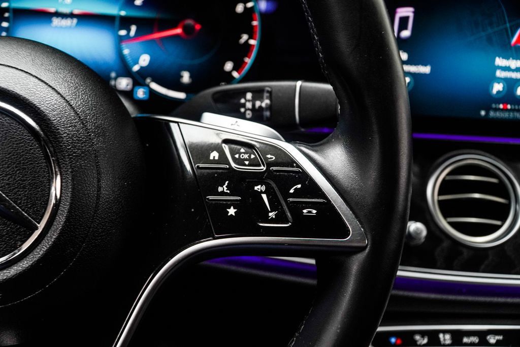 Mercedes-Benz E-Class photo 30