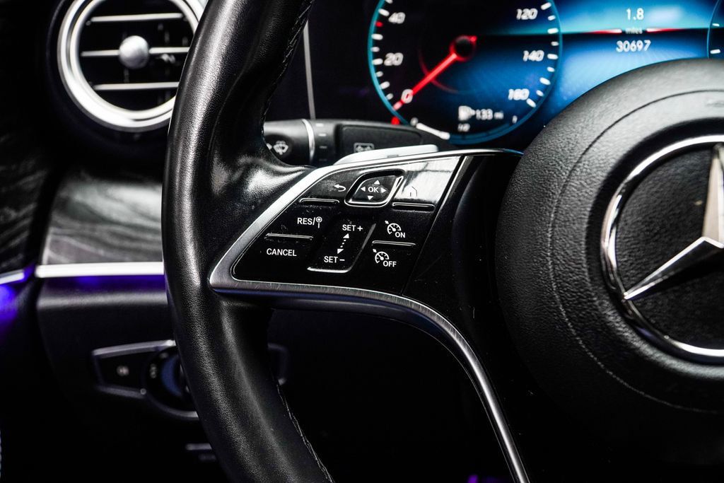 Mercedes-Benz E-Class photo 31