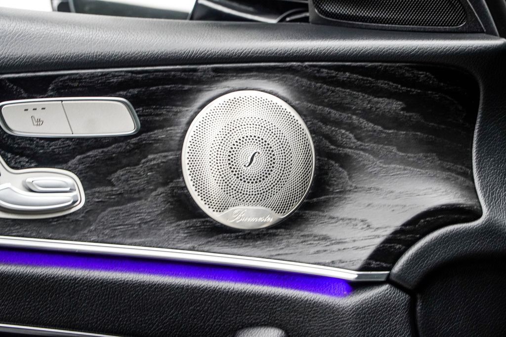 Mercedes-Benz E-Class photo 36
