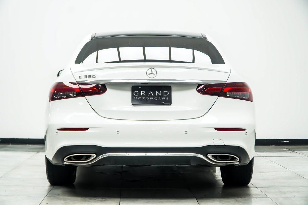 Mercedes-Benz E-Class photo 11