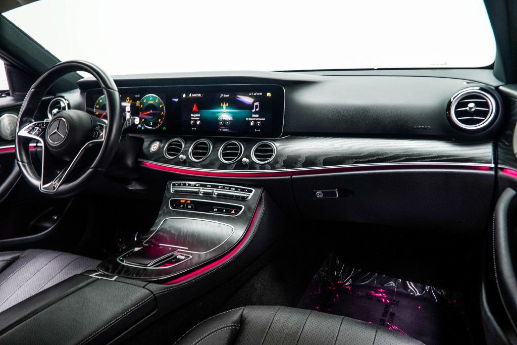 Mercedes-Benz E-Class photo 19