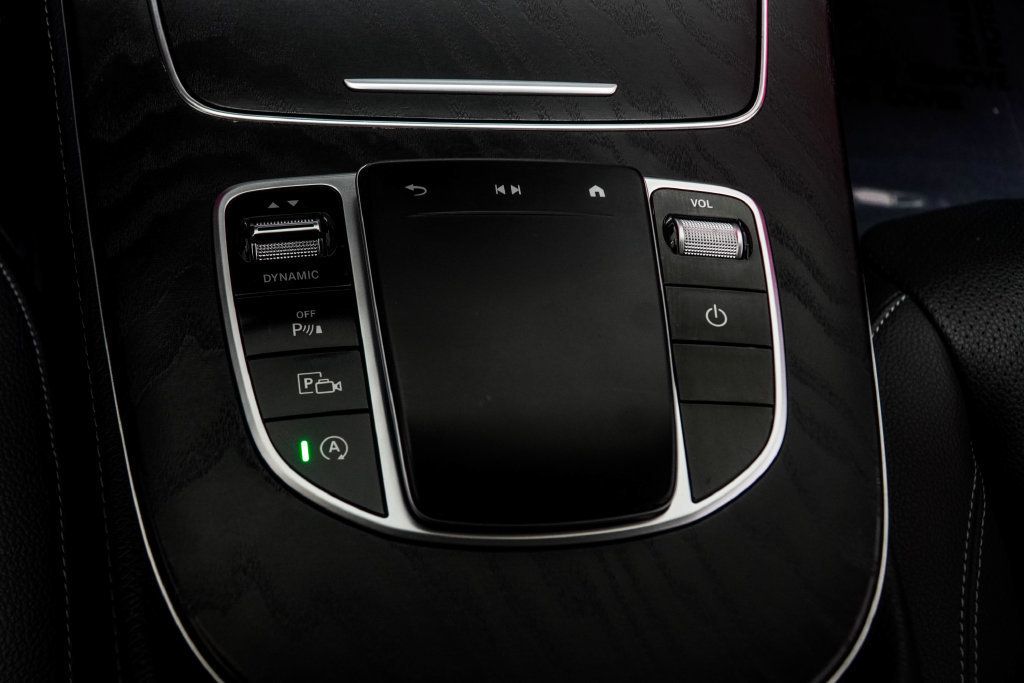 Mercedes-Benz E-Class photo 21