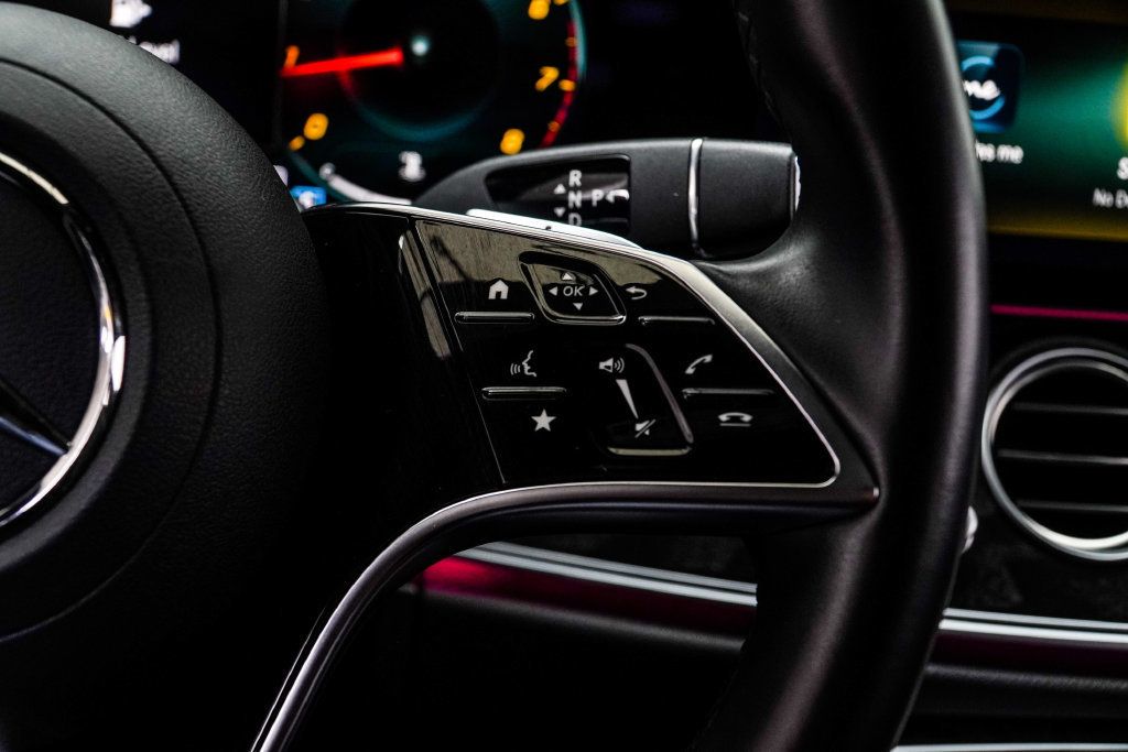 Mercedes-Benz E-Class photo 34