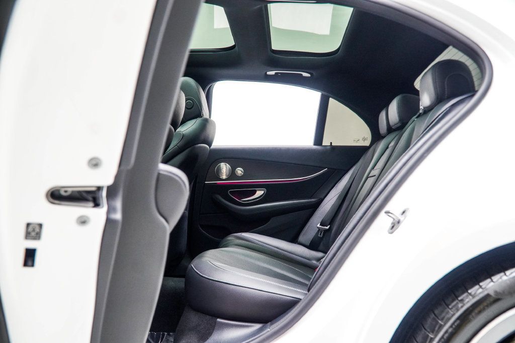 Mercedes-Benz E-Class photo 45